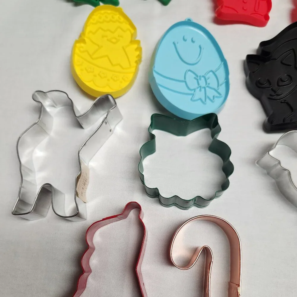 Vintage Cookie Cutters - Lot of 25